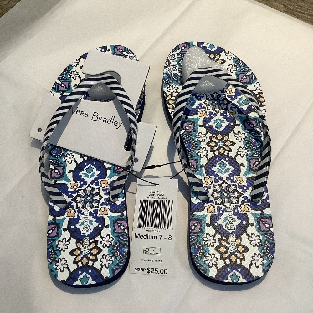 NWT Vera Bradley Flip Flops, Medium 7-8